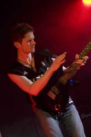 Picture of London-based guitarist Stuart Bahn in action